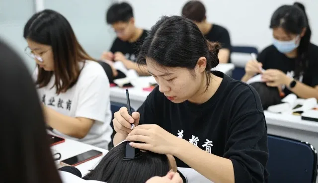 韩艺韩辰(福州)美业培训学院_【官方网站】满足不同社区服务站下的企业合作服务需求